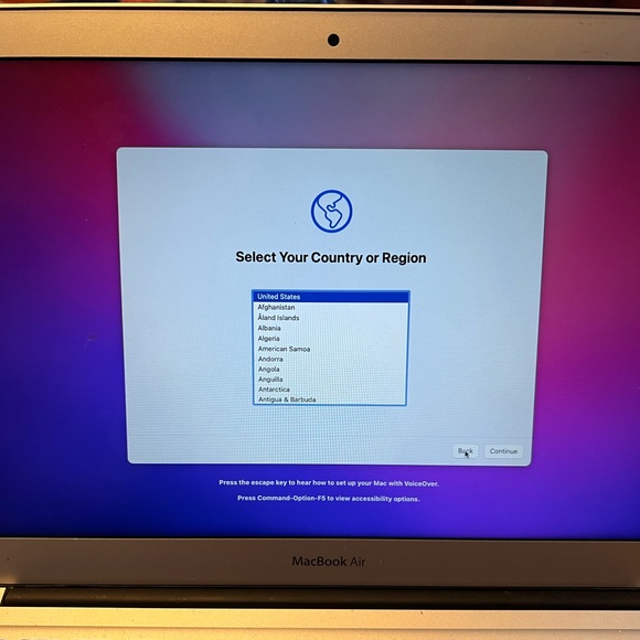 MacBook Pro - Picture 3 of 8